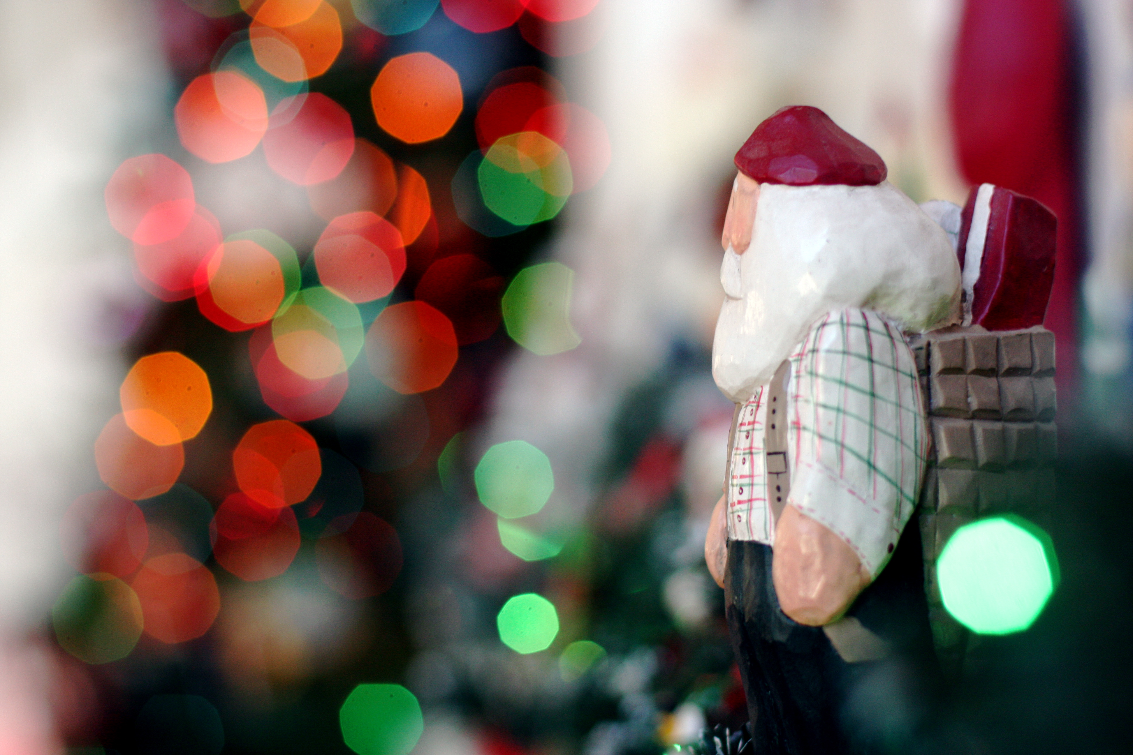 Travelocity Data Finds Ways To Save On Christmas Travel 1 Finding cheap flights at Christmas // (c) 2013 Kevin Dooley