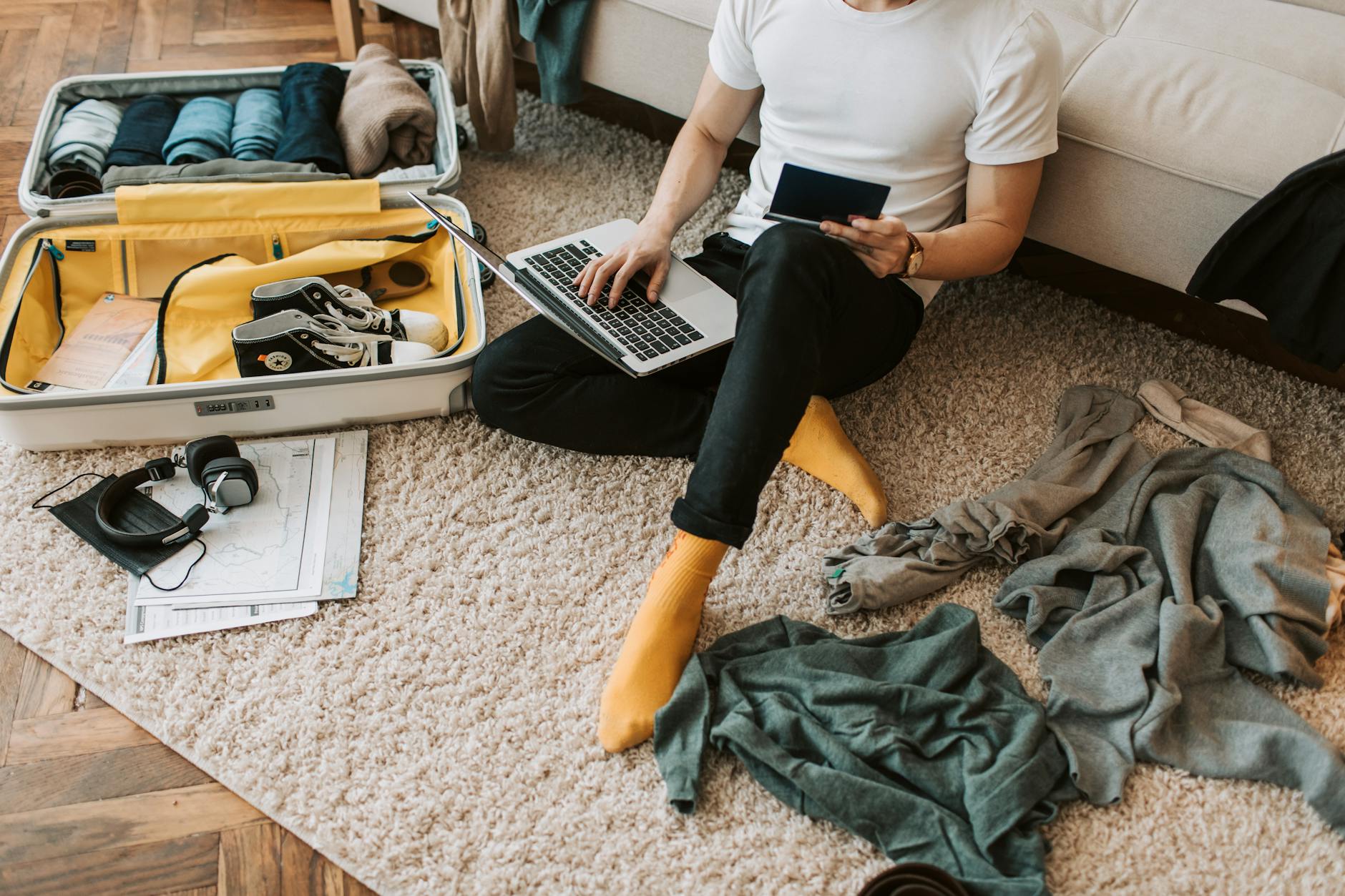 Inside the Digital Nomad Lifestyle: 8 Tips for Success